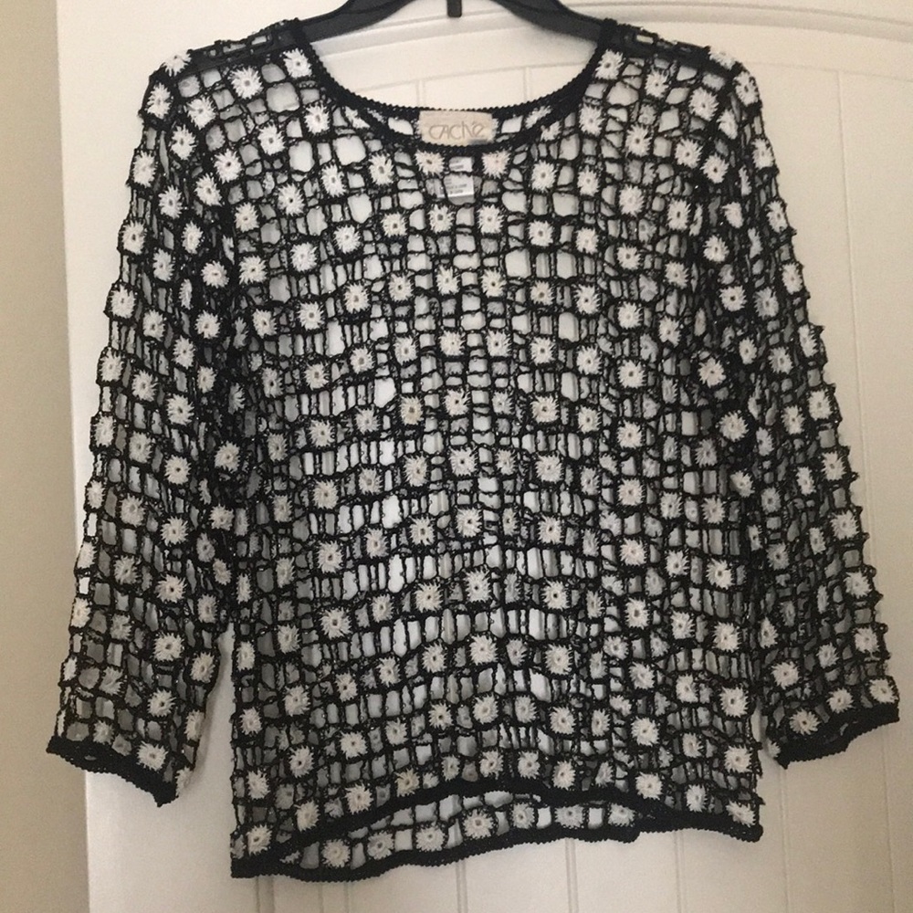 Cache crochet top